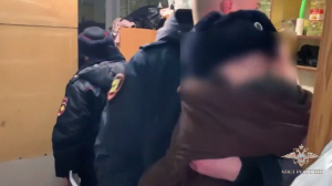 В Красноярске спасли трехлетнего одинокого ребенка из захламленной квартиры