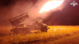 Десятки БПЛА над Москвой, пострадавшие дети, ограничения в аэропортах: что известно о ночной атаке 17 марта