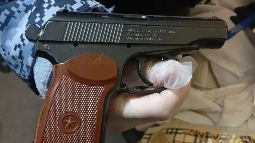 Росгвардия задержала петербургских студентов-дебоширов, ломившихся в комнаты соседей по общежитию с пневматическим пистолетом