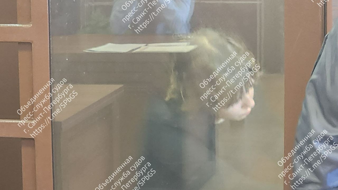 Заманила жертву и убедила убийцу расчленить труп: суд отправил в СИЗО бывшую девушку зверски убитого парня из Пушкина