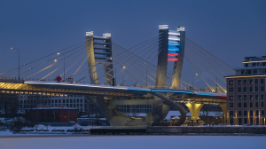 Несколько мостов Петербурга сменят цвет по случаю 8 марта