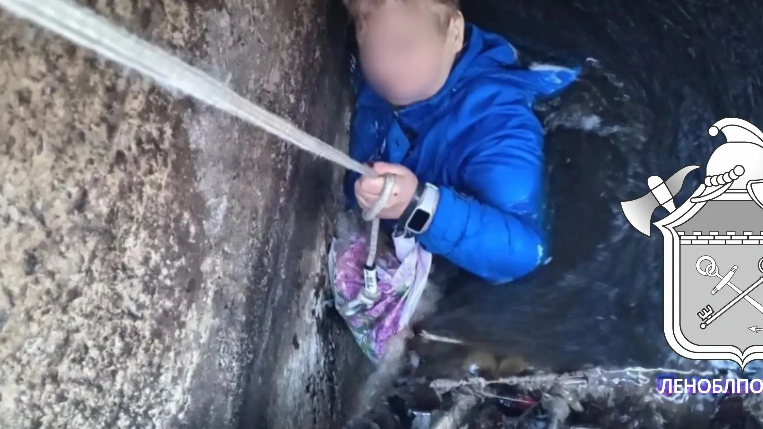 Весна отправила пенсионерку из Ленобласти в подземелье. Ад и город соединили веревкой