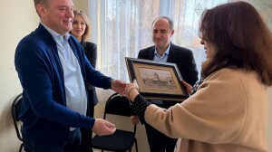 Петербург продолжает гуманитарно поддерживать Абхазию: власти подарили школе в селе Куланырхуа автобус