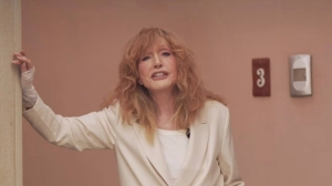 Алла Пугачева обратилась к поклонникам и пожелала мирного неба