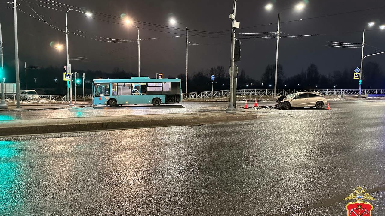 После смертельной аварии в Петербурге возбудили уголовное дело: 22-летний парень скончался в больнице