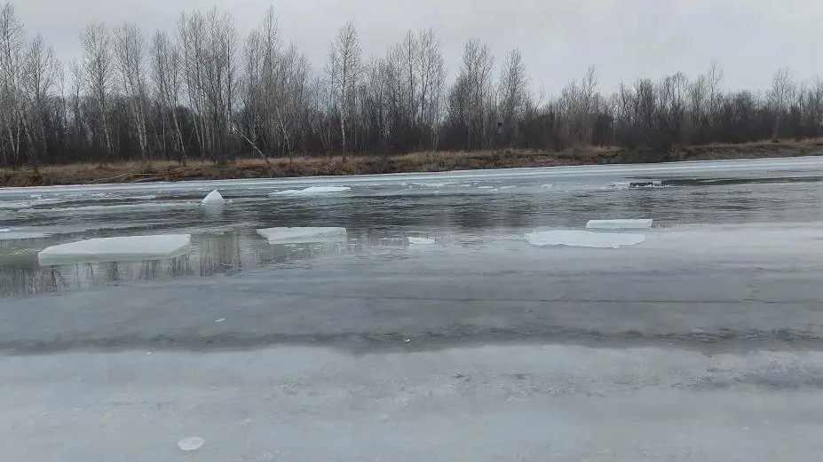 Провалился на глазах у друга: под Красноярском водолазы ищут тело 7-летнего мальчика