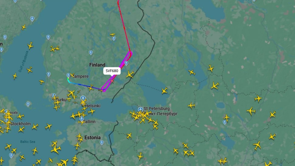 После налета украинских БПЛА шведский самолет-разведчик начал прочесывать окрестности Петербурга