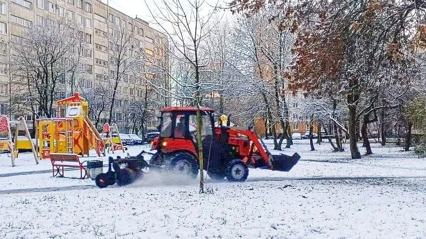 Реформа ЖКХ оправдала ожидания: петербургских дворников стало на треть больше