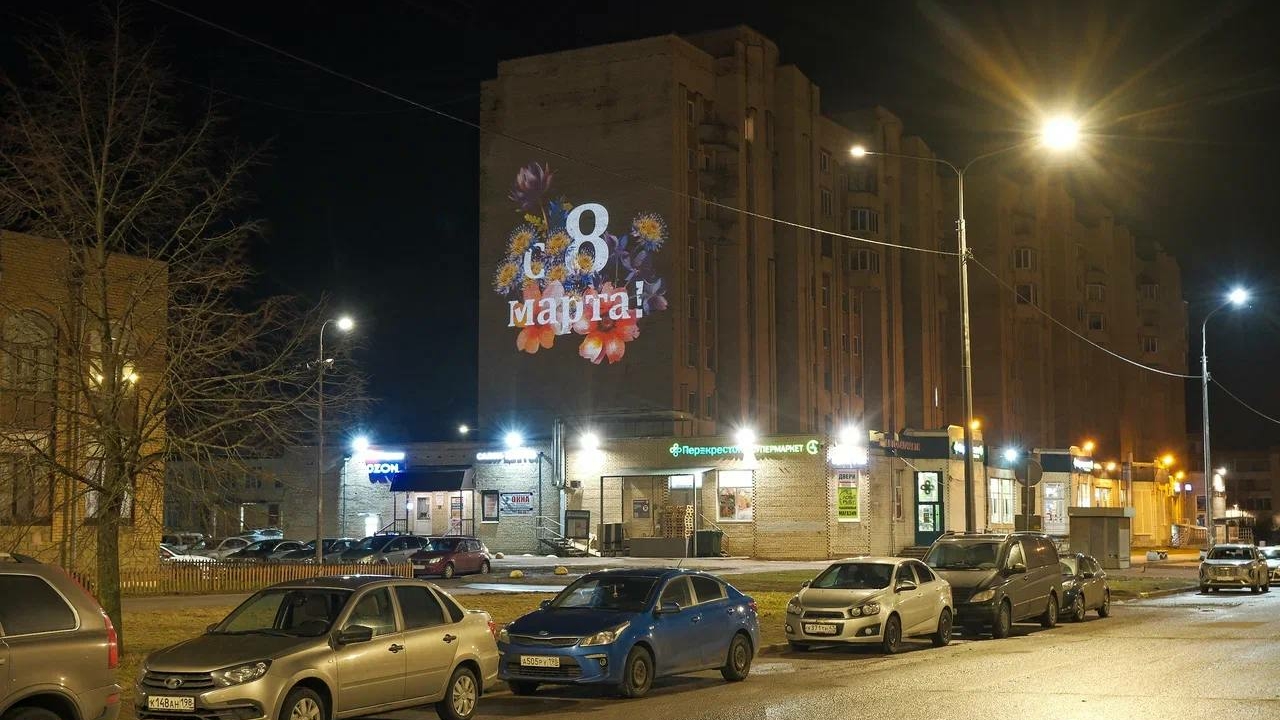 Женские образы на Российской национальной библиотеке: как украсят Петербург к 8 Марта?