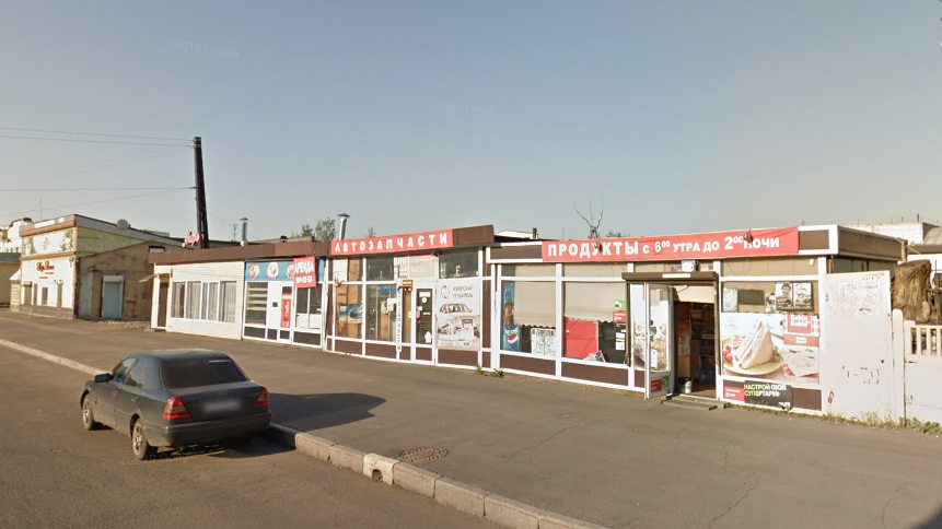 К автосервису на Хрустальной в Петербурге приехало восемь машин МЧС: пожару присвоен номер 1БИС