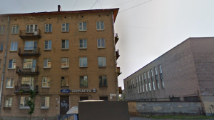 Два часа борьбы с огнем в Невском районе: после ночного пожара увезли пострадавших