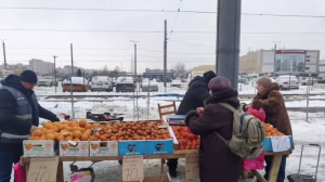 В ККИ Петербурга отчитались о работе за два месяца: как торговцы покидают точки возле станций метро