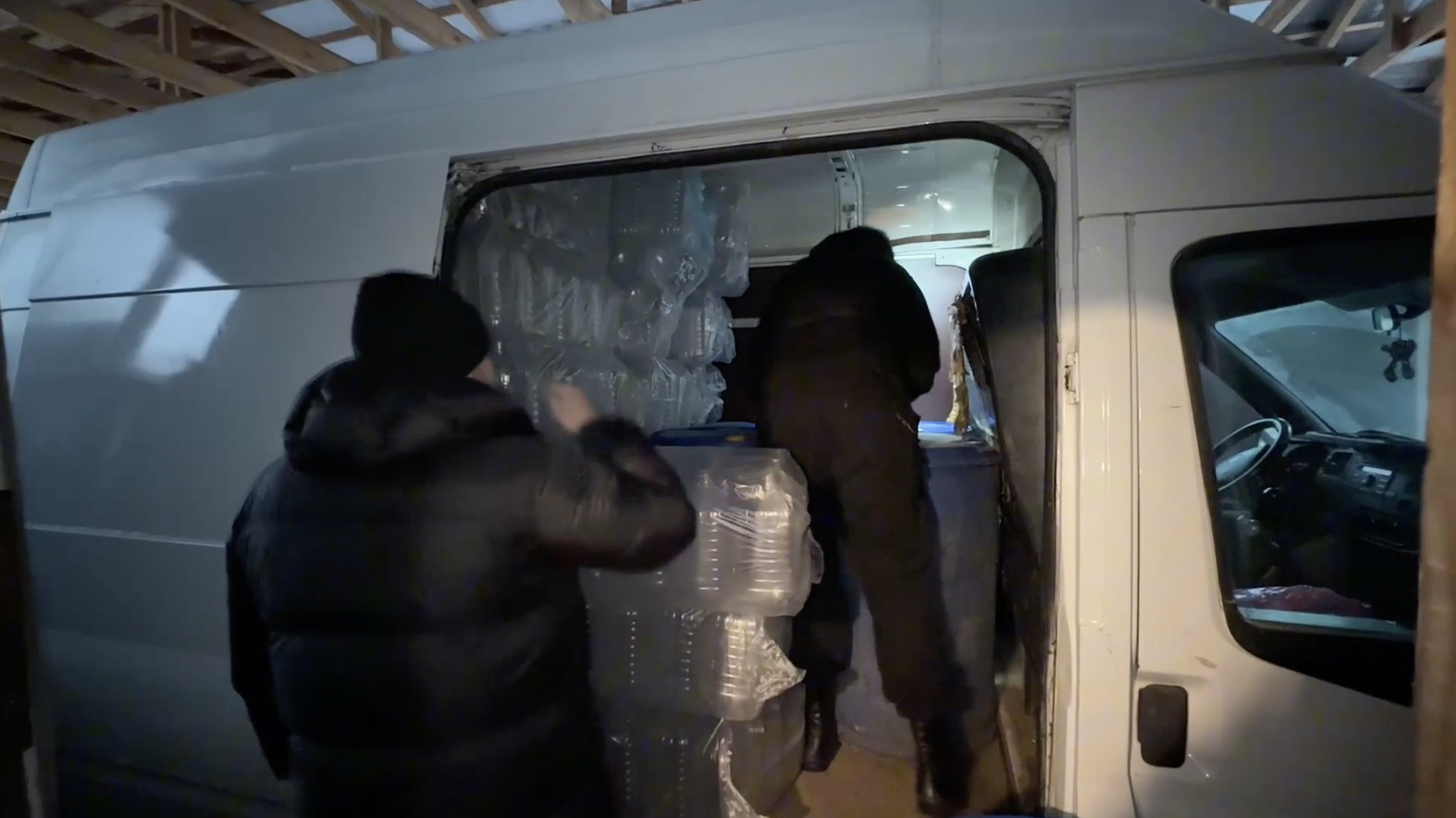 В СНТ «Самсоновка» накрыли два производства суррогатного алкоголя: видео