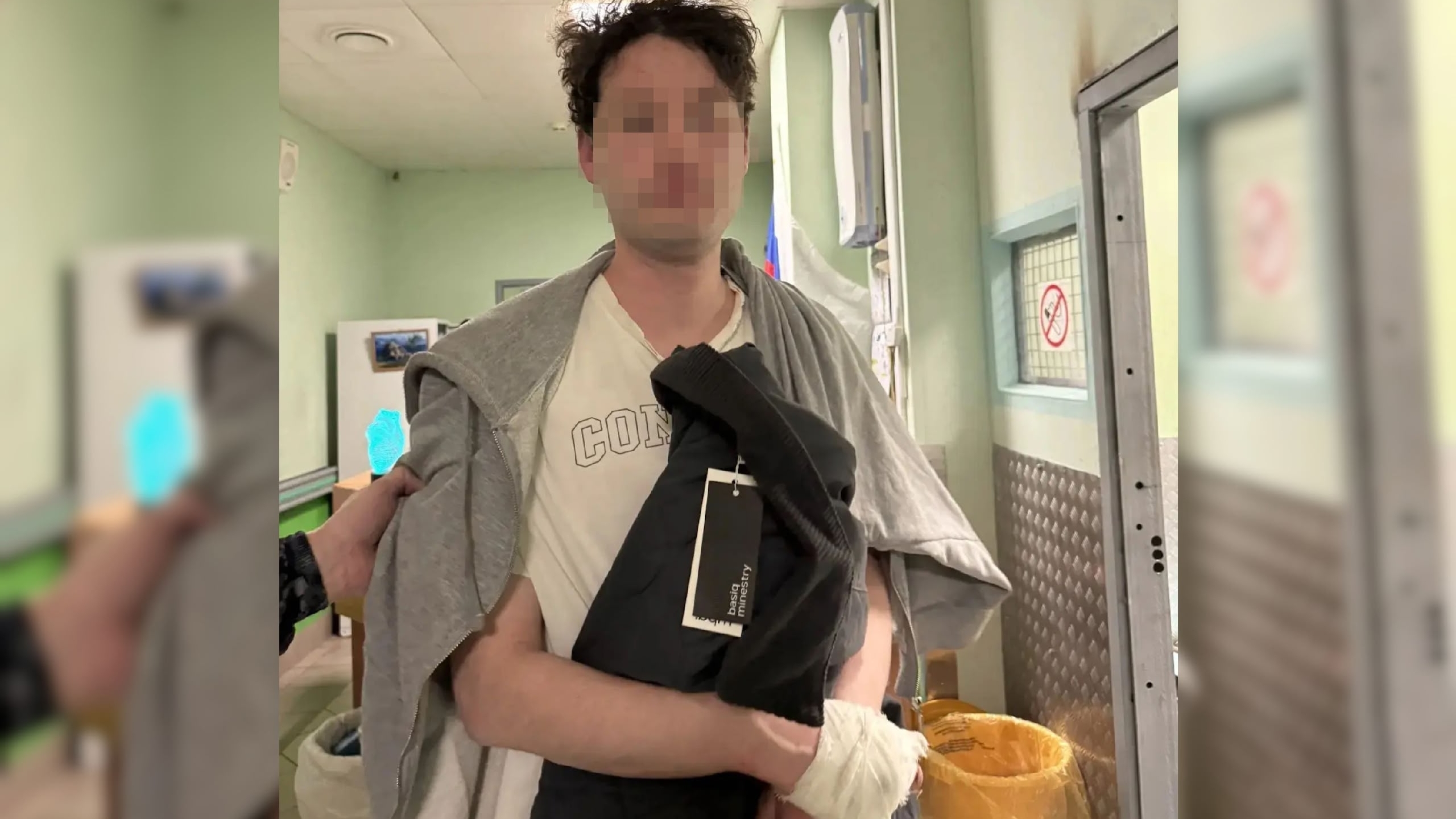 В баре на Владимирской посетитель съел стеклянный бокал и продолжил трэш-фестиваль в «скорой помощи»