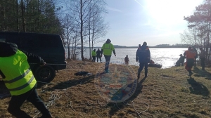 Спасатели Тосно обнаружили тело мужчины, утонувшего во время плавания на надувной лодке