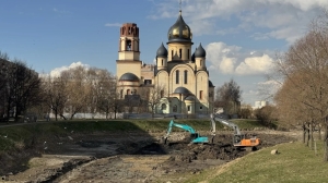 В Петербурге заканчивают очищать реку Новая