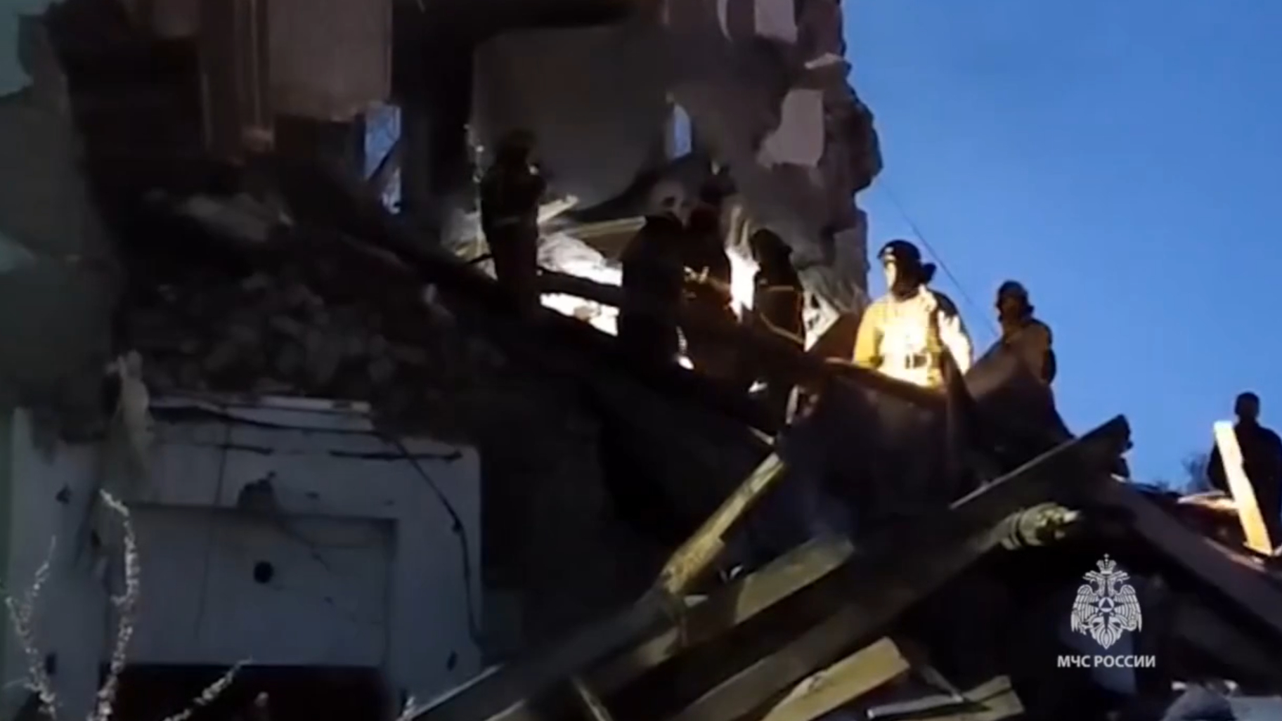 Пострадали 12 человек, есть погибшие: что известно об атаке БПЛА на Сызрань — репортаж с места