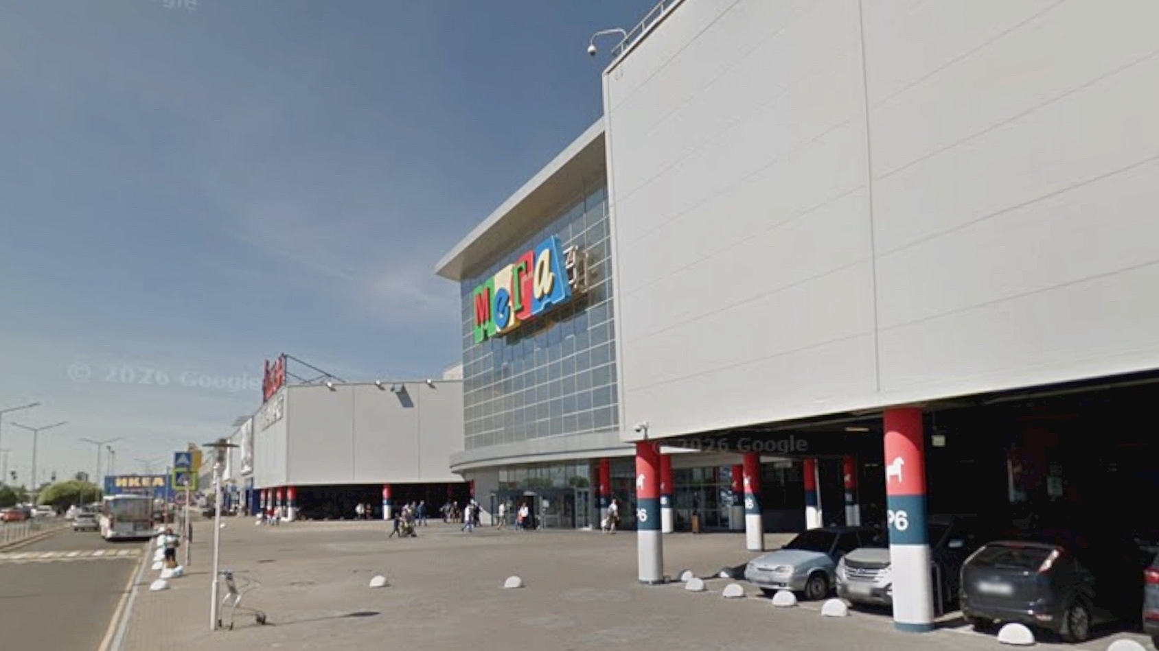 В Ленобласти подпалился логотип «МЕГА Дыбенко». Охранники сами потушили пожар