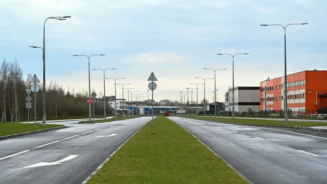 Новая четырехполосная дорога появилась в микрорайоне Ржевка — Пороховые