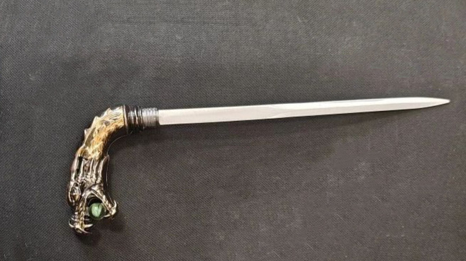 В Петербурге свидетель попытался пронести в суд скрытый клинок