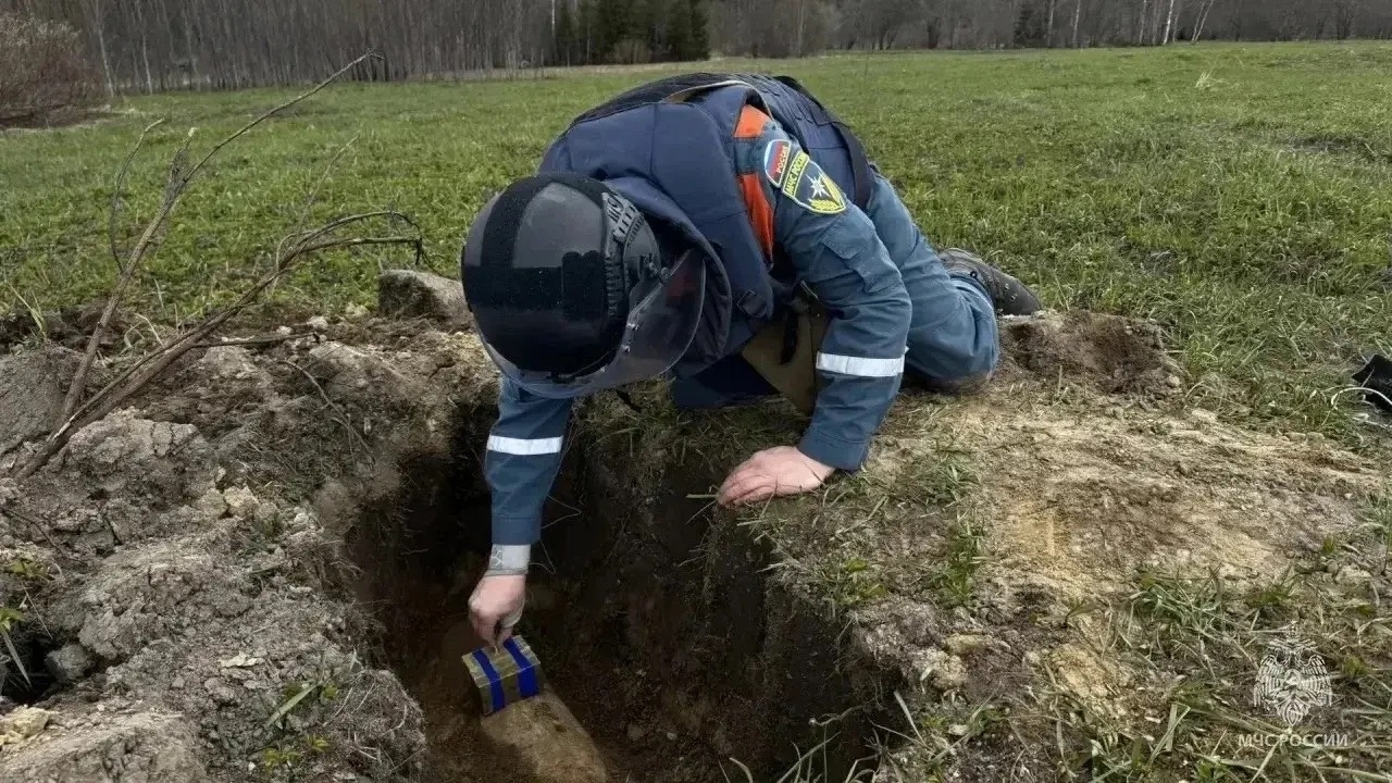 В Ленобласти нашли авиационную бомбу — МЧС оперативно ликвидировал боеприпас
