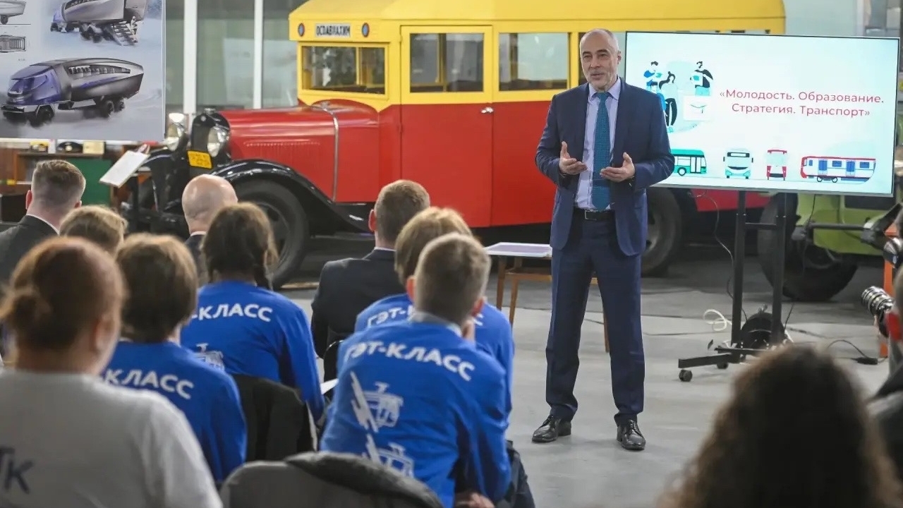 Транспортные инновации от юных петербуржцев. Комтранс организовал конференцию