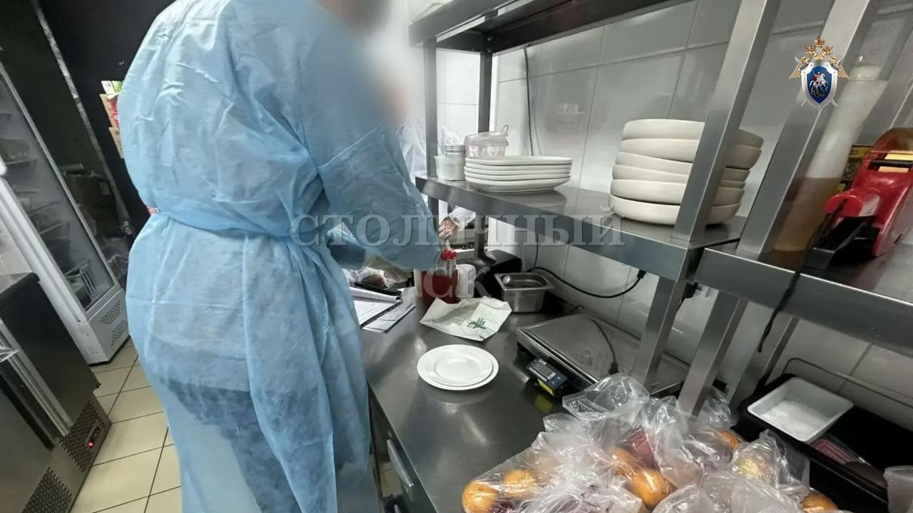 Приехавшие в Москву на гастроли 28 артистов попали в больницу. Во всем виноват отель