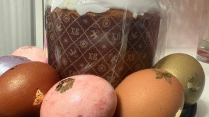 Россиянка сделала кальян на куличе и получила волну хейта. Что известно о приезжей из Саранска?