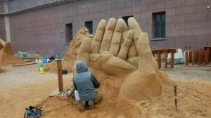 Петербуржцы увидят песчаные фигуры у стен Петропавловки