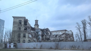 В Петербурге сносят НИЦ РВиО на Хрустальной