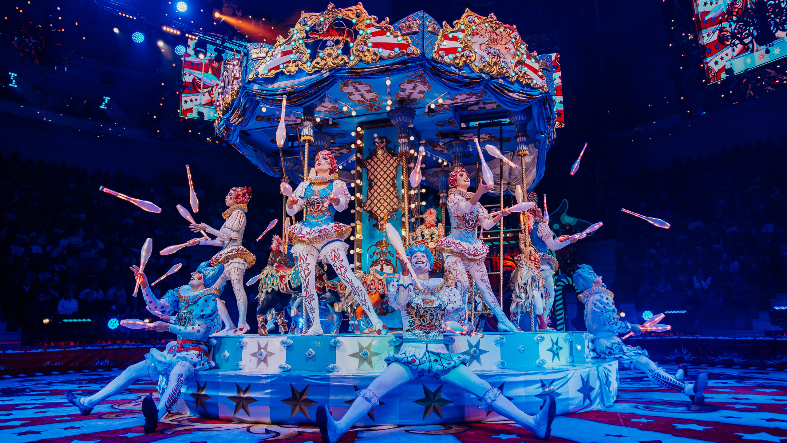 В аэропорту Пулково открылась фотовыставка к Всемирному дню цирка