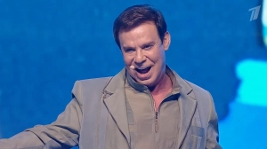 Подозрение на онкологию: врачи прооперировали известного юмориста