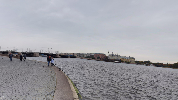 Юные туристы хотели посмотреть Петербург, а в итоге нашли труп в Неве