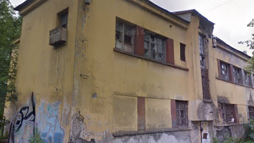 В Батенинском жилмассиве Петербурга обрушилась стена исторического детского сада