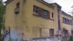 В Батенинском жилмассиве Петербурга обрушилась стена исторического детского сада