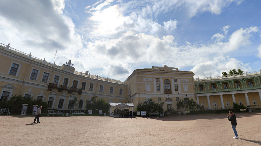 Павловский парк не принимает петербуржцев из-за непогоды