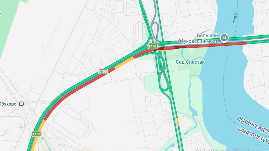 Пробка в 4 км образовалась в Петербурге из-за сгоревшей Mazda на Вантовом мосту