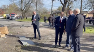 Последствия ЧП в магазине пиротехники? Во Владикавказе взорвалась мусорка, погиб коммунальщик: видео