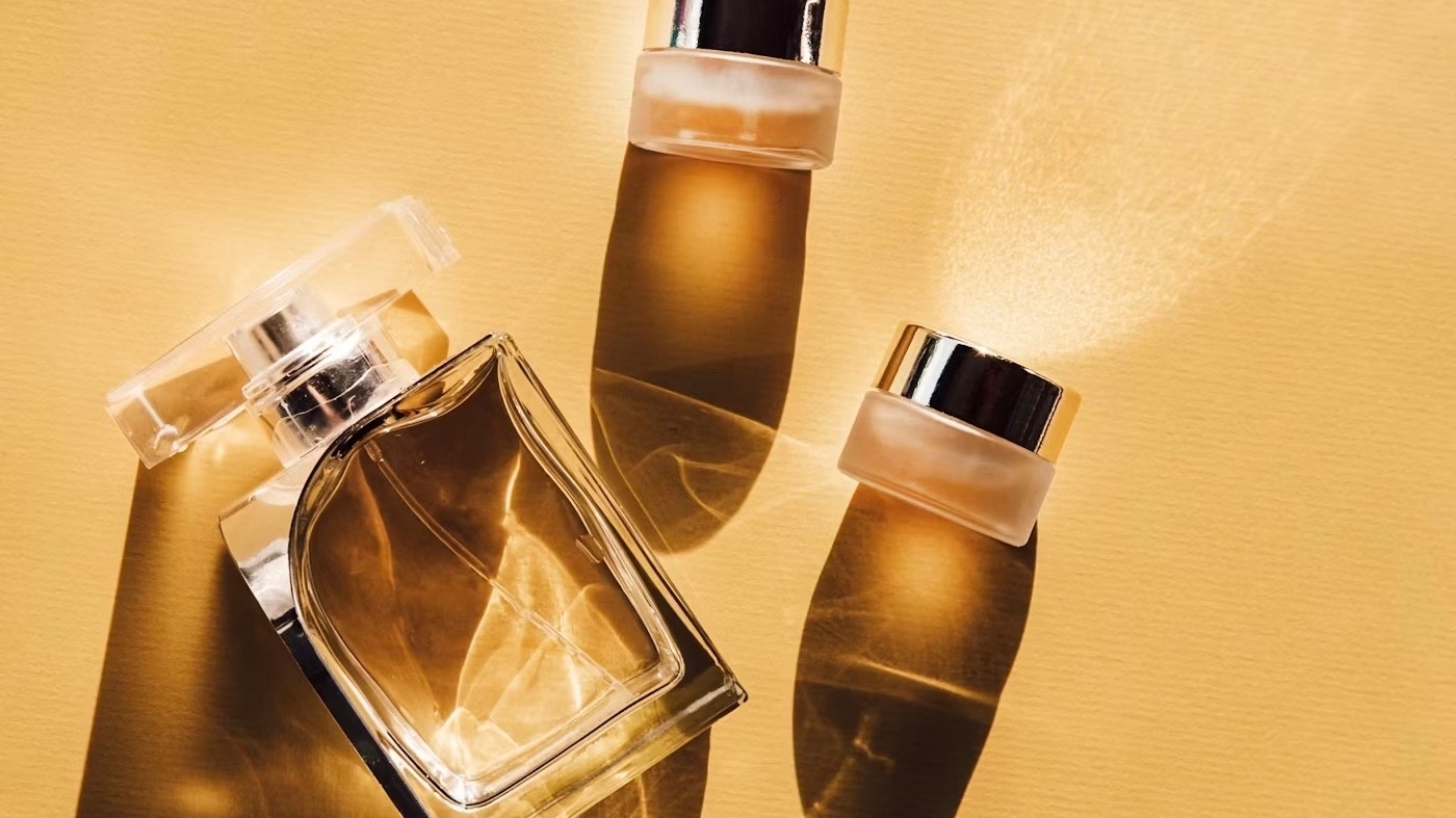 В Ленобласти оштрафовали продавца с фейковыми духами Chanel и Dior