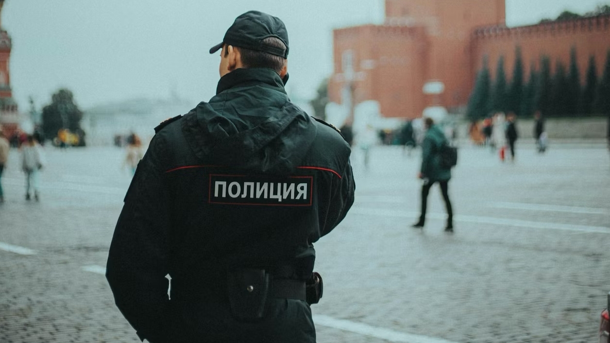 В Петербурге возбудили административку после фотосессии детского ансамбля с «экстремистским» флагом