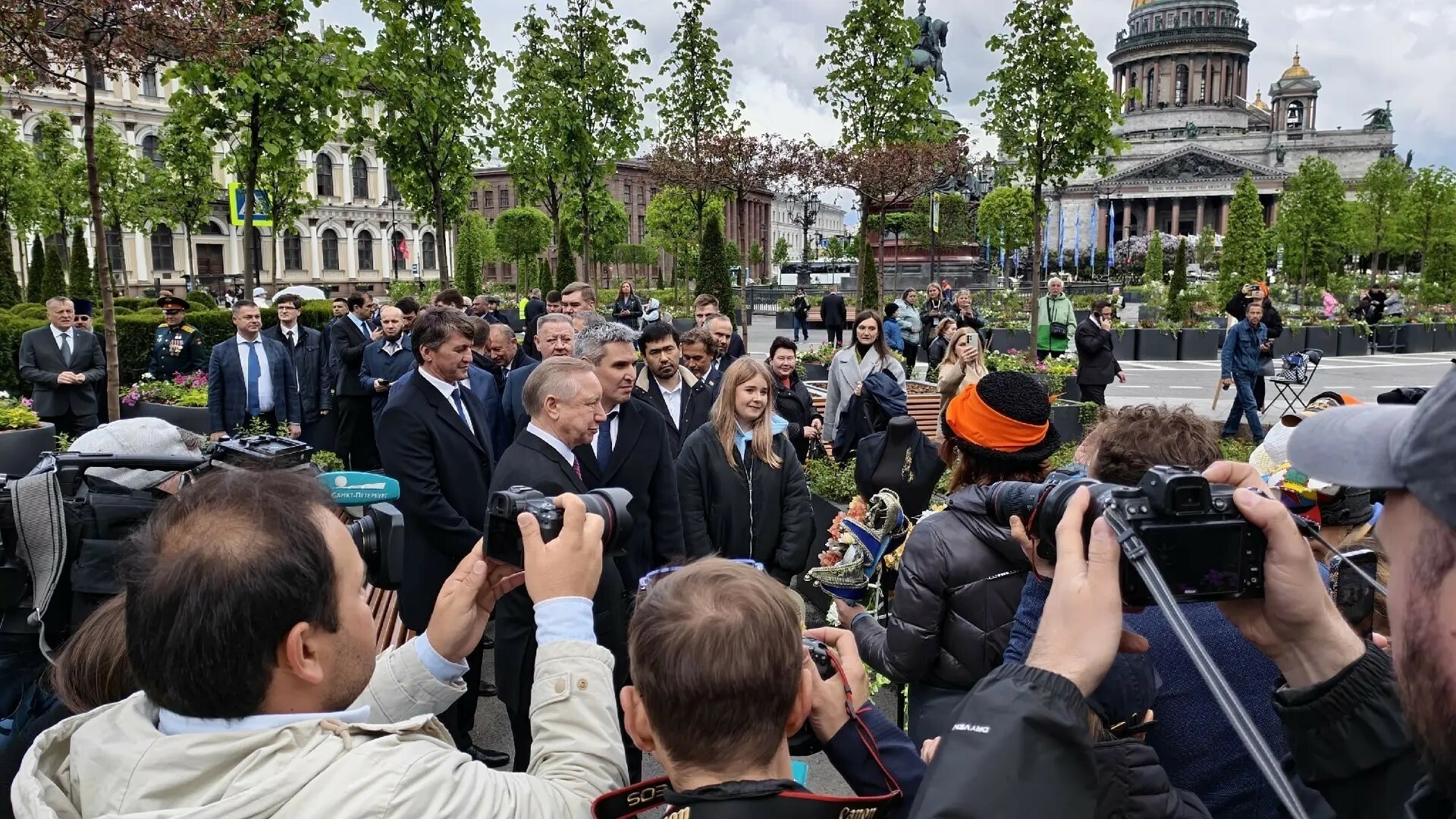 В Петербурге ко Дню города увеличили площадь сада-трансформера