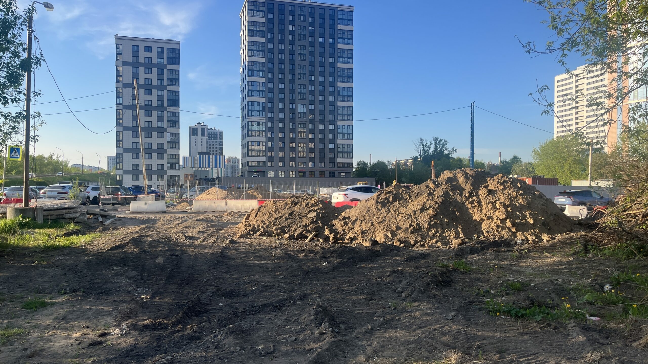 «Крюк каждый день». Петербуржцы учатся летать из-за стройки станции метро «Заставская»