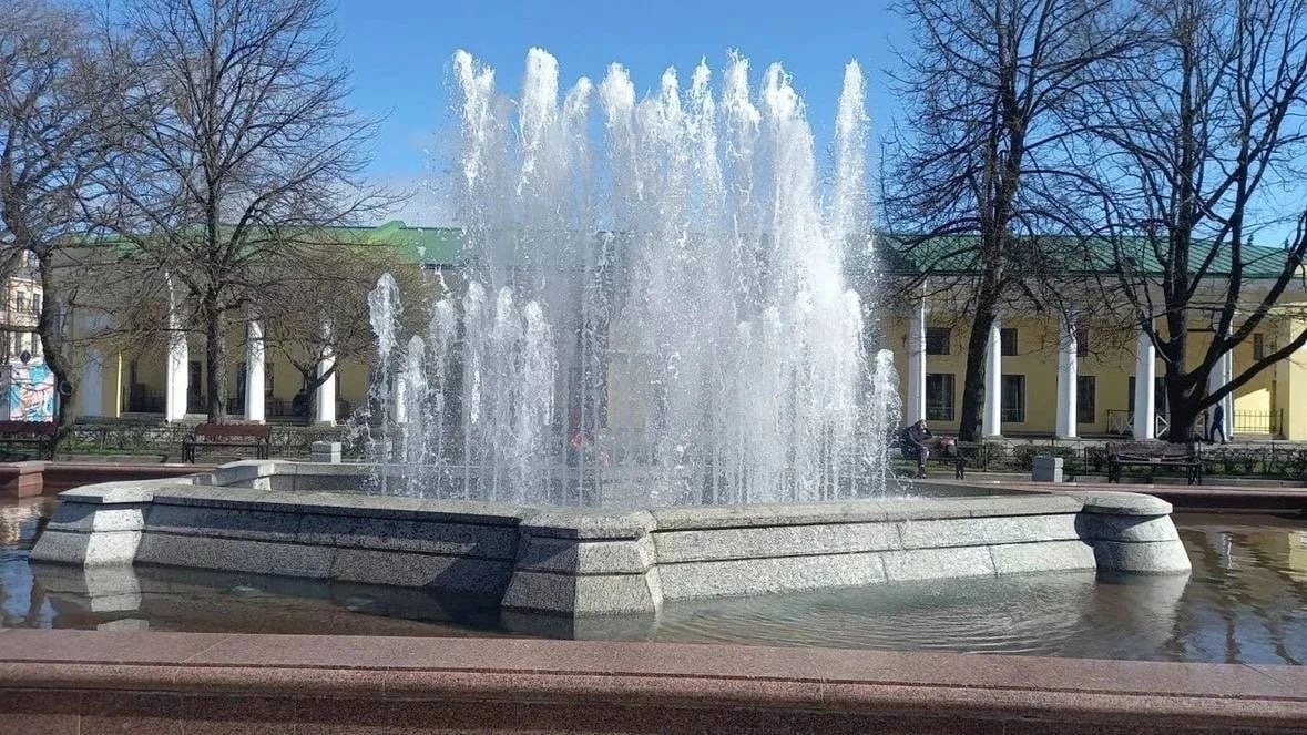 В Петербурге «заиграли» еще пять фонтанов