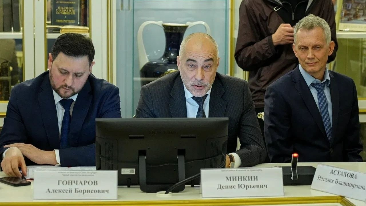 В Петербурге объяснили важность запрета на водные прогулки по Неве