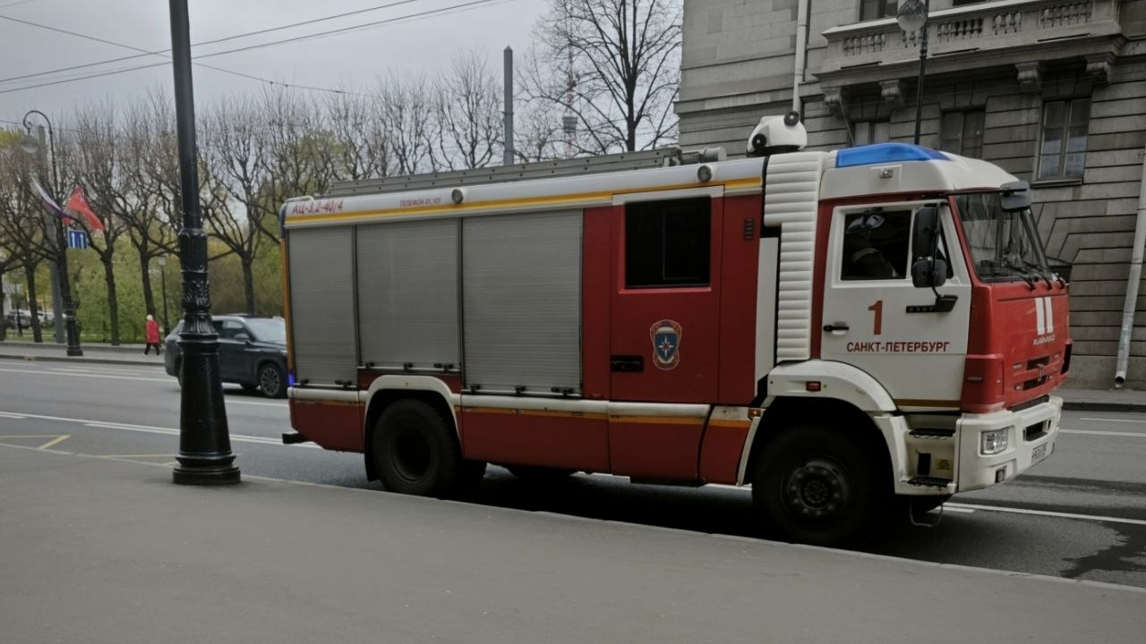 В московской квартире, из которой выпал 4-летний мальчик, нашли еще одного ребенка и горящую кухню