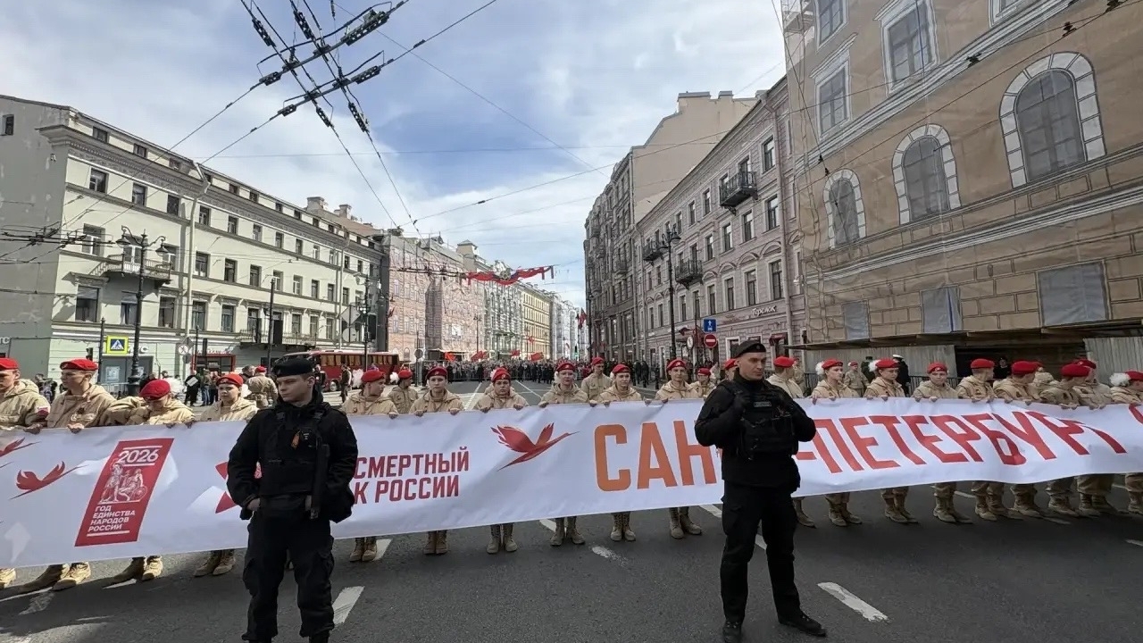 Около 200 тысяч петербуржцев украсили «Окна Победы», а 100 тысяч — прошли в «Бессмертном полку»