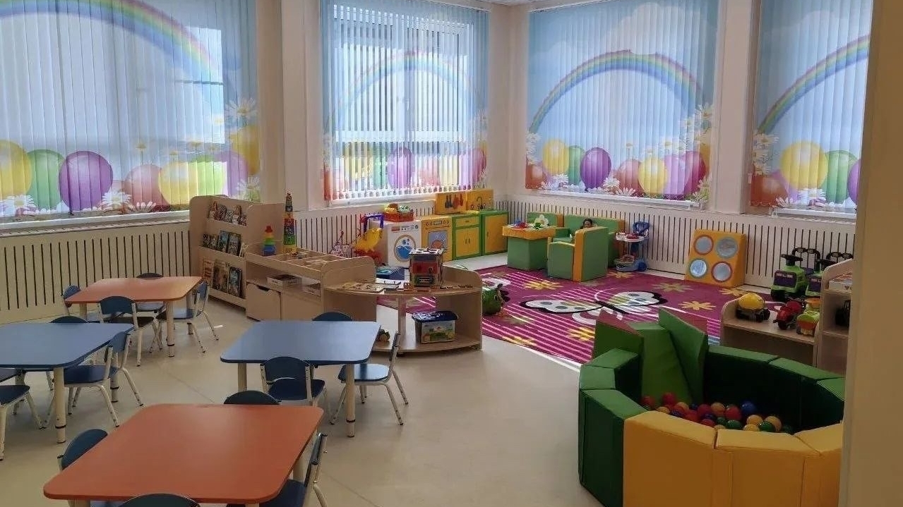 Только научились ходить — и в ясли. Петербург начал принимать малышей до года в детские сады