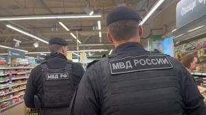 Петербургская полиция вновь прошерстила «Перекрестки» в поисках нелегалов