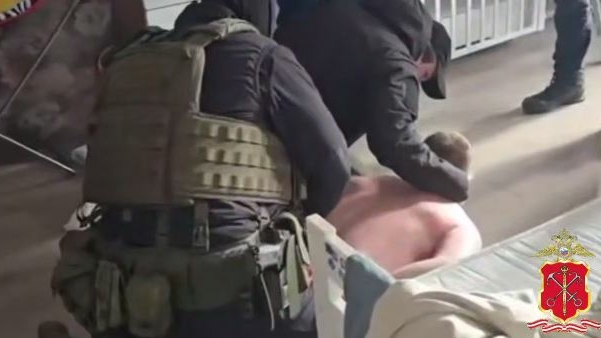 Полиция Петербурга поймала махинаторов, заработавших на контрактниках 10 млн рублей