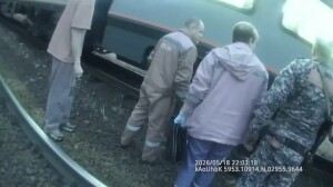 В Петербурге на ж/д станции нашли 15-летнего зацепера с окровавленной головой